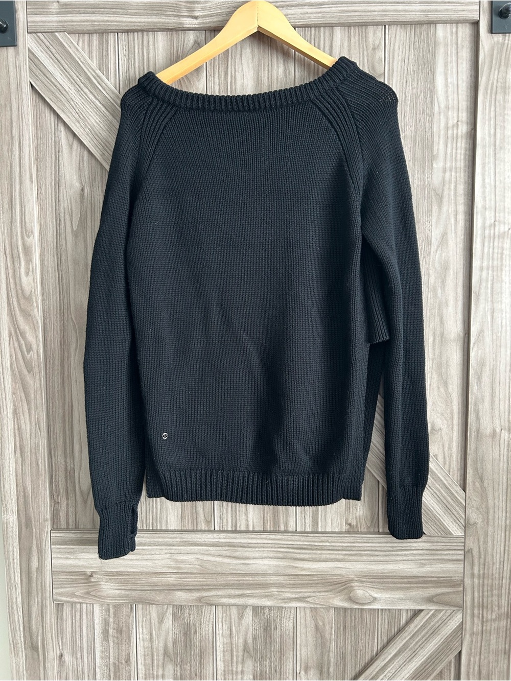 Lululemon Black Heavy Chunky Knit Slit Sweater - Size 8 (Approx)